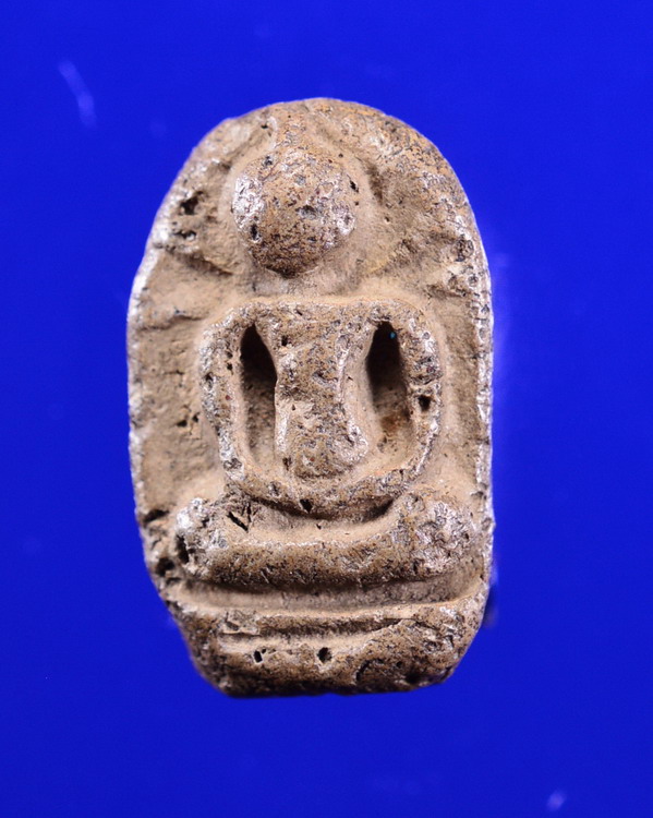 พระเนื้อดินพิมพ์เม็ดบัว หลวงพ่ออ๋อย วัดไทร