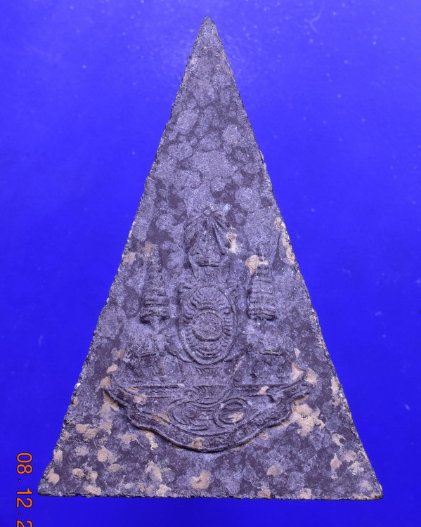 พระกำลังแผ่นดิน เนื้อผง พิมพ์ใหญ่ ปี39