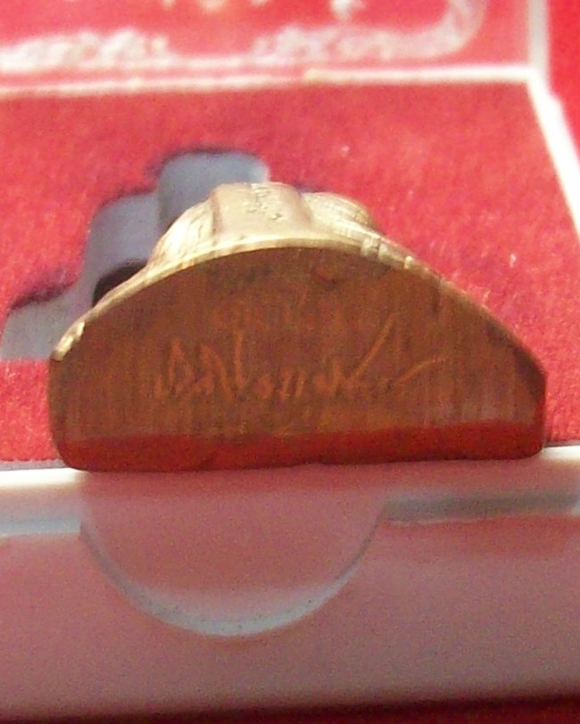 รูปหล่อปั๊มหลวงปู่เปลื้อง วัดลาดยาว รุ่นก้าวหน้าอายุยืน 108 ปี เนื้อทองแดง