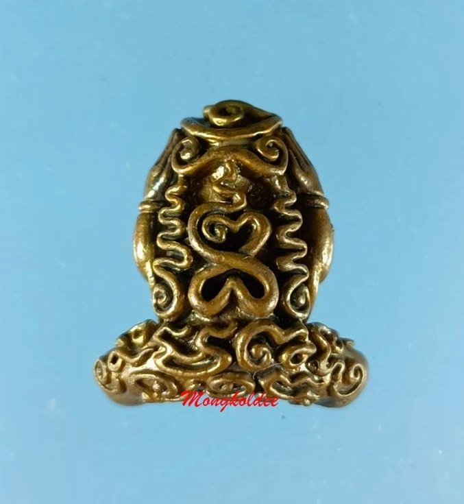 ปิดตาอุตตโม รุ่นไตรมาส 53 หลวงพ่อสาคร วัดหนองกรับ เนื้อชนวน พิมพ์ใหญ่ No.942 สภาพสวย