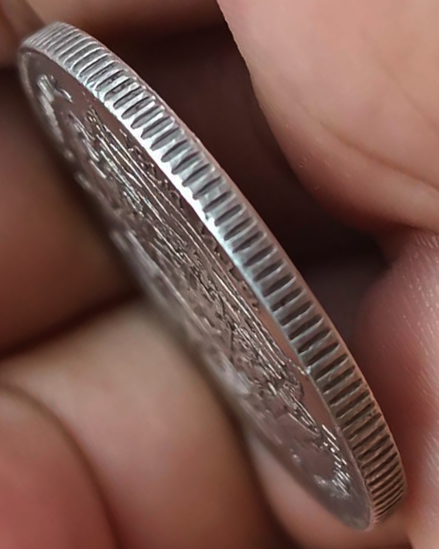 เหรียญ 1 บาท เนื้อเงิน รัชกาลที่ 5 ตราแผ่นดิน ไม่มี ร.ศ. ตอกโค้ดอักษรจีน เกจิยุคเก่าปลุกเสก