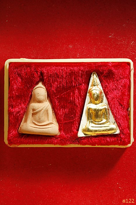 พระนางพญาเนื้อดิน หลวงปู่บุดดา ถาวโร รุ่นอายุ100ปี ...../183