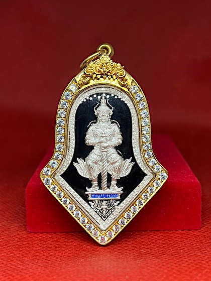 เหรียญท้าวเวสสุวรรณ เจริญทรัพย์ เนื้อเงินลงยาสีดำ พิมพ์ใหญ่