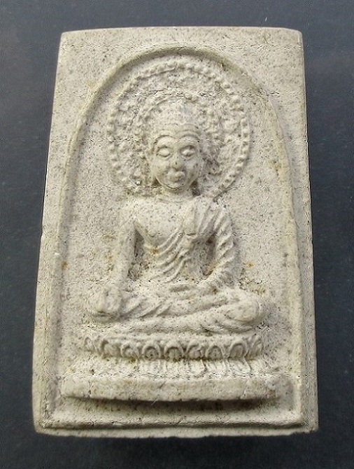 พระผงพระสมเด็จประภามลฑล วัดดอนยานนาวา จ.กรุงเทพฯ พิมพ์เล็ก รุ่นเสาร์ห้า เนื้อผงสีขาว ปี 2516 สวยครับ