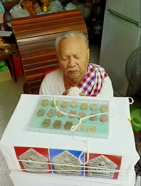 ขุนแผนปั๊มซ้ำผงพรายกุมาร ผสมผงตะไบพระกริ่งชินบัญหลวงปู่ทิม วัดละหารไร่ จ.ระยอง ๒๕๖๓...รวม ๓ องค์