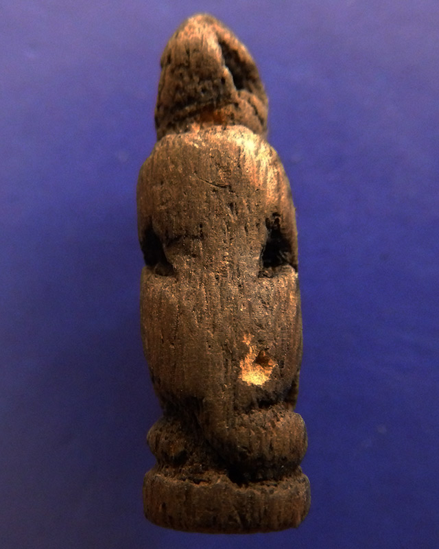 ลิงแกะเก่า สูง 2.8 ซ.ม. ไม้/รากไม้ พระบ้านเก่าเก็บหลายสิบปี