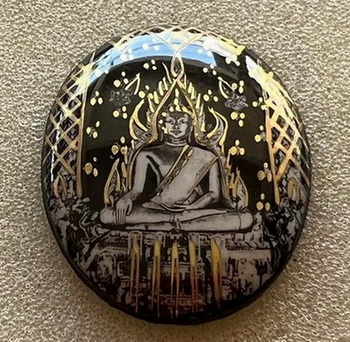 ล็อกเก็ตพุทธชินราช พิธีมหาจักรพรรดิ์ ปี15 หลวงพ่อกวยร่วมเสก ครบชุดทุกสี สวยทุกองค์ (ลายน้ำทอง)