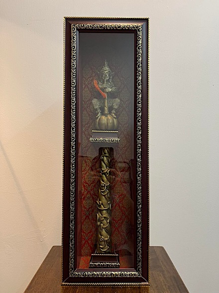 กระบองท้าวเวสสุวรรณ พิมพ์หน้าเทพขนาดบูชา พร้อมกล่องไม้