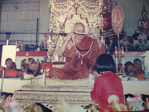 ประคำหลวงพ่ออุตตมะ วัดวังก์วิเวการาม จ.กาญจนบุรี สวยมากค่ะ