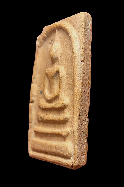 #พระสมเด็จพิมพ์ 3 ชั้น เนื้อผง พระเก่าเนื้อแกร่งตามอายุ สวยสมบูรณ์ ถ่ายรูปจากองค์จริงตามภาพ