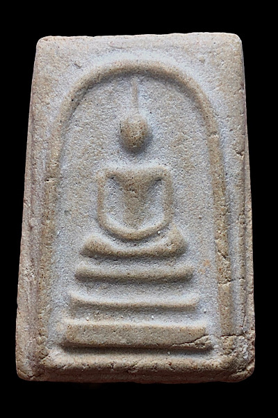 #พระสมเด็จพิมพ์ 3 ชั้น เนื้อผง พระเก่าเนื้อแกร่งตามอายุ สวยสมบูรณ์ ถ่ายรูปจากองค์จริงตามภาพ