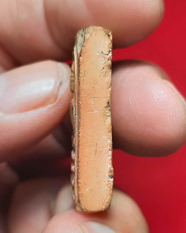 พระสมเด็จหูบายศรีเศียรโต. พิมพ์อกใหญ่ เนื้อดินผสมผง หลวงพ่อกวยวัดโฆสิตารามปี๒๕๐๐