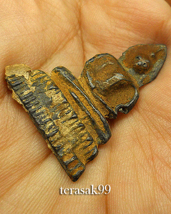 พระกรุวัดเก๋งจีน พิมพ์นั่งสมาธิ เนื้อชินตะกั่วสนิมแดง จ.ระยอง สวยๆราคาเบาๆ