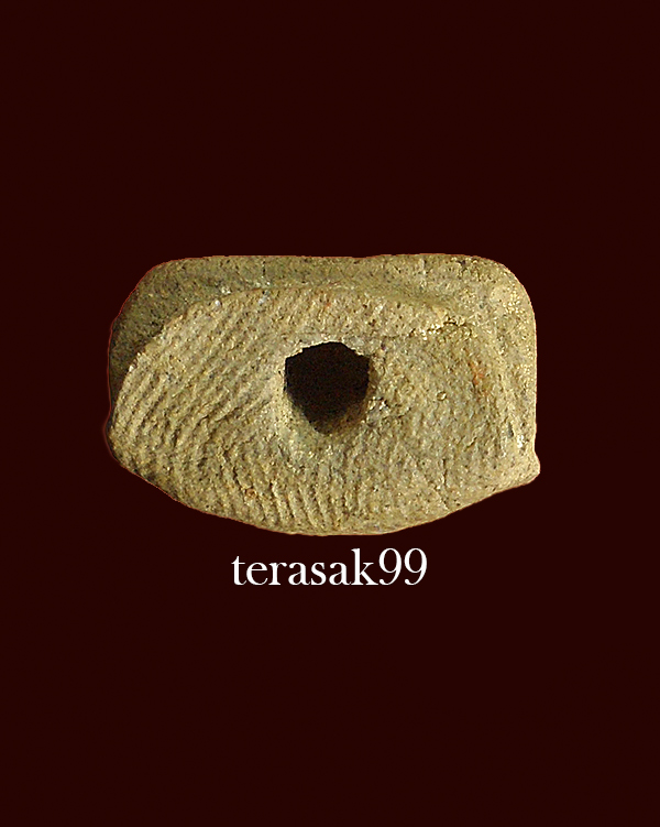 พระผงรูปเหมือน ครูบาพรหมา วัดพระพุทธบาทตากผ้า รุ่นแรก เนื้อดิน ราคาเบาๆ(1)