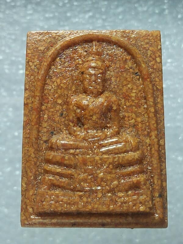 หลวงพ่อโสธรเนื้อผงกระเบื้องหลังคาโบสถ์ ออกวัดหนองเสม็ดสันติธรรมมาราม บ่อทอง ชลบุรี