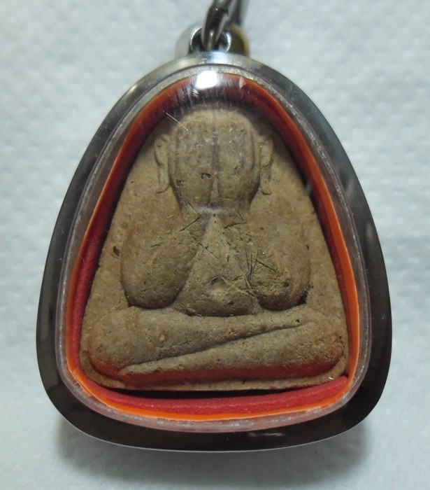 พระปิดตาคำหมาก หลวงพ่อเพิ่ม วัดป้อมแก้ว จ.พระนครศรีอยุธยา สร้าง 1,333 องค์ ปี 2542 