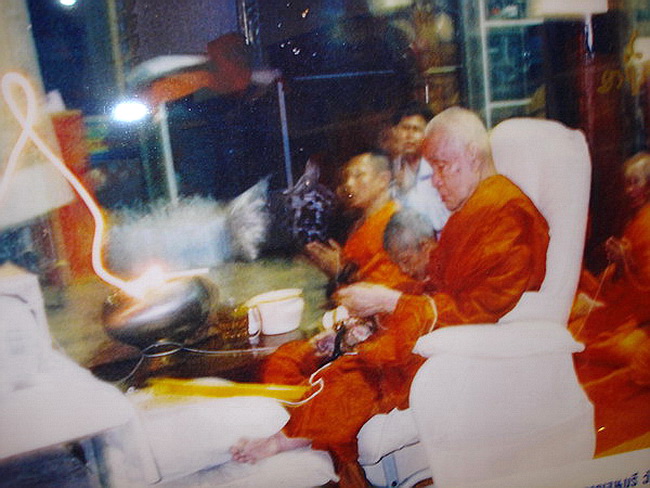 ประคำมือหลวงพ่ออุตตมะ วัดวังก์วิเวการาม อ.สังขละบุรี จ.กาญจนบุรี