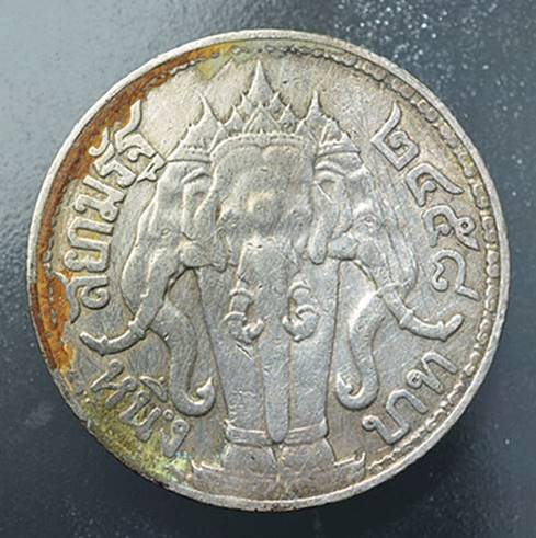 เหรียญกษาปณ์ 1บาท รัชกาลที่ 6 มหาวชิราวุธ หลังช้างสามเศียร ปี 2458 **เนื้อเงิน**