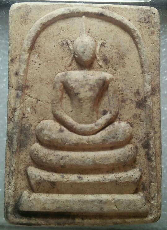 พระสมเด็จเนื้อผง องใหญ่หลวงพ่อเคลือบ วัดหนองกระดี่นอก อุทัยธานี 