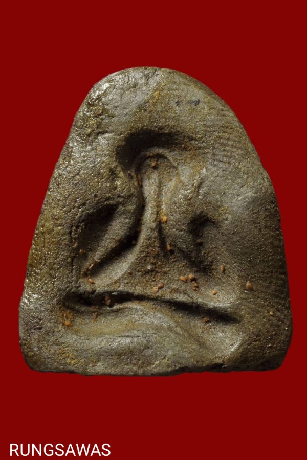 พระปิดตาพิมพ์ใหญ่หลังแบบ เนื้อผงคลุกรักน้ำเกลี้ยง หลวงพ่อปาน วัดเครือวัลย์ ชลบุรี