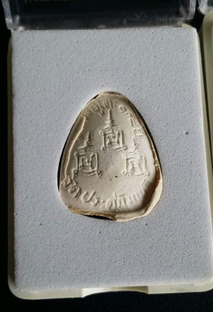 พระปิดตา 108 ปี หลวงปู่โต๊ะ ปี 38 พิมพ์เล็ก เนื้อผงเกสร  ( รวม 2 องค์ )