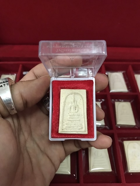 สมเด็จพุฒาจารย์ (โต พรหมรังสี) วัดใหม่อมตรส บางขุนพรหมกรุงเทพฯ เนื้อผงพิมพ์ฐานคู่ ปี2539