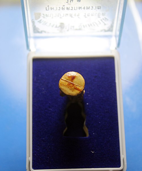 B322กุมารดูดรกเนื้อผงพราย รุ่น1 หลวงพ่อปุ่น วัดป่าบ้านสังข์  จ.ร้อยเอ็ด พร้อมกล่องเดิมๆ