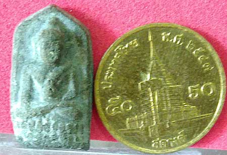 พระชัยวัฒน์ห้าเหลี่ยม เนื้อผงเทา ปี2485 ท่านเจ้าคุณศรีฯ(สนธิ์) วัดสุทัศน์ฯ