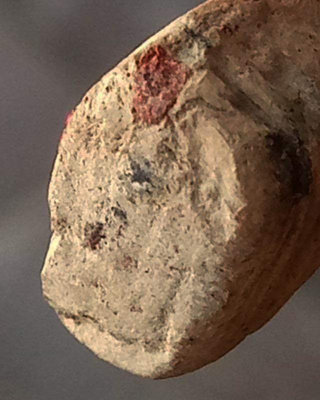 พระรอดพิมพ์เล็ก วัดพระสิงห์ จ.เชียงใหม่ ปี 2496 เนื้อขาวอมเขียว สูง 2.5 ซ.ม.