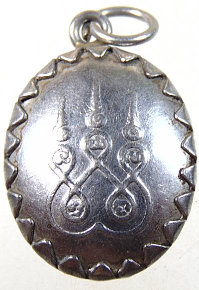 ๒๐ ล๊อกเก็ตพระครูสวรรค์นคราจารย์ (ช่วง) วัดโพธาราม จ.นครสวรรค์