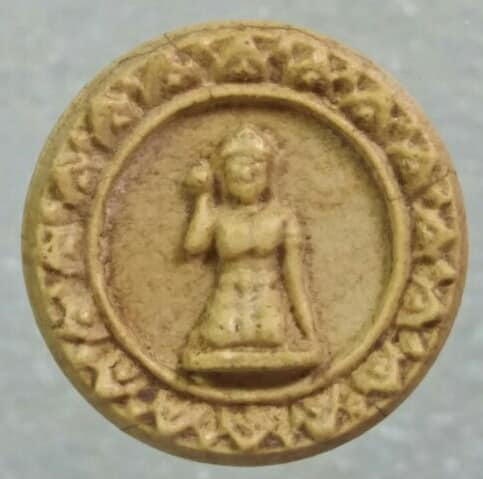 พระผงนางกวักหลังยันต์ 