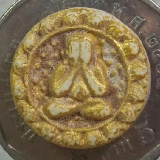 พระปิดตา พิมพ์จันทร์ลอย ไม่ทราบวัด 