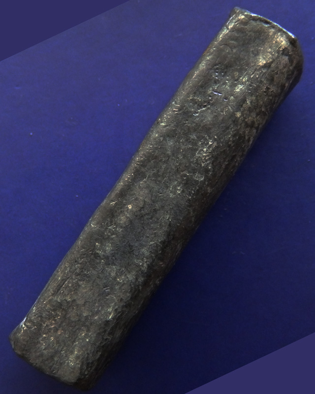 ตะกรุดเนื้อตะกั่วทุบ หลวงพ่อเนียม วัดน้อย จ.สุพรรณบุรี เก่ามากๆยาว 5.3 ซ.ม.