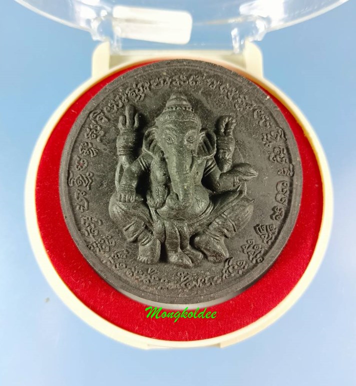 พระพิฆเนศ ปฐมบารมีศรีล้านนา รุ่นบารมีทานพระพิฆเนศ ปี50 วัดพระธาตุดอยสุเทพ จ.เชียงใหม่ เนื้อผงพุทธคุณ