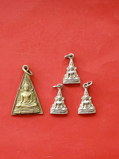พระพุทธชินราช จ.พิษณุโลก ( 4 เหรียญ )
