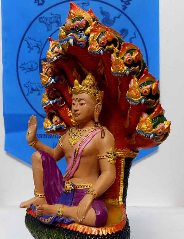 พระบูชาจตุคามรามเทพ ปรก 9 เศียร เนื้อเรซิ่น เพ๊นท์สี ปางมหาราชลีลา รุ่น เจริญโภคทรัพย์ 2549