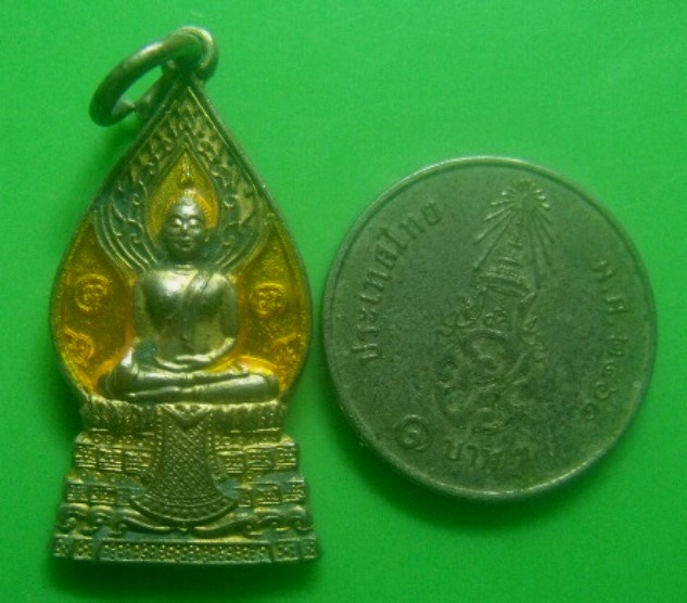 **วัดใจ**เหรียญหลวงพ่อวัดไร่ขิง พิมพ์กรรมการ หลังปีมะเมีย จ.นครปฐม ปี ๒๕๕๗**กะไหล่ทองลงยา