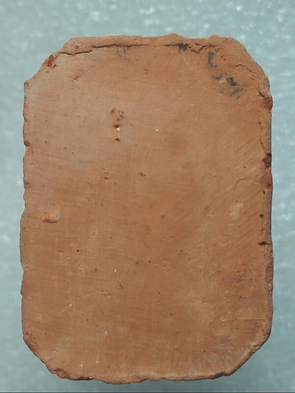 พระเนื้อดินขี่เม่น พิมพ์หลวงพ่อปาน (ยุคหลัง) 