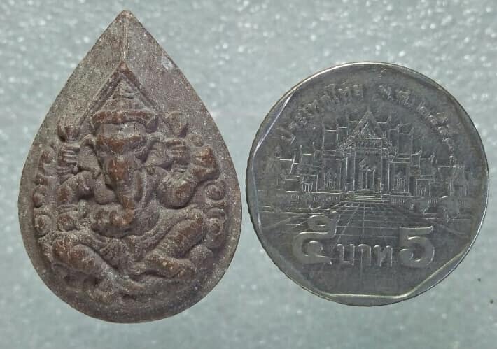 พระพิฆเนศ เนื้อผง หลังตรา ภปร ปี ๒๕๔๓ 