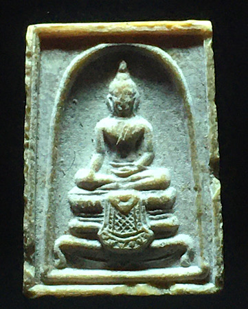 พระผงหลวงพ่อแพร พิมพ์พระพุทธหลังรูปเหมือนหลวงพ่อแพร วัดพิกุลทอง ปี2539