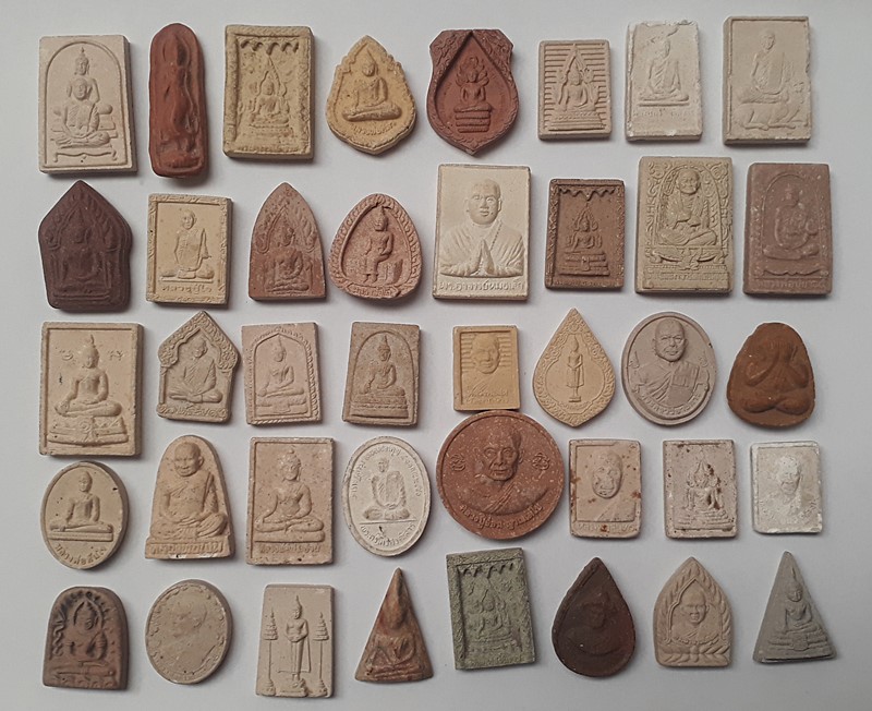 รวมพระเนื้อผง 40 องค์  