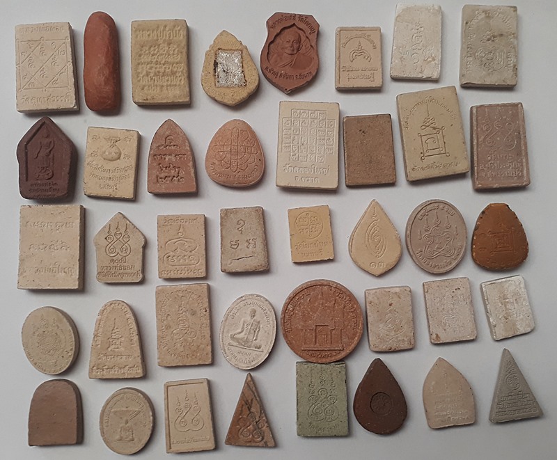 รวมพระเนื้อผง 40 องค์  