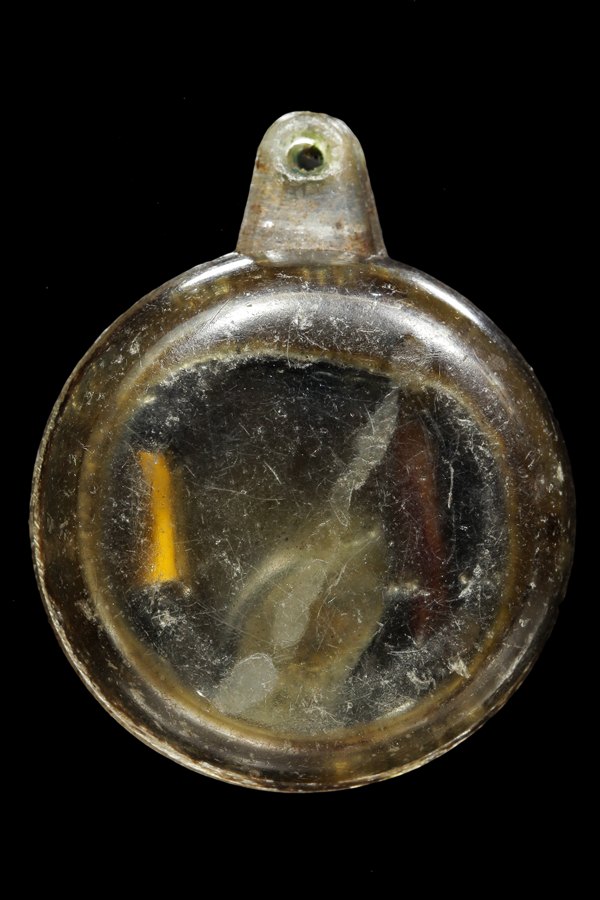 สีผึ้ง เลี่ยมเก่า 