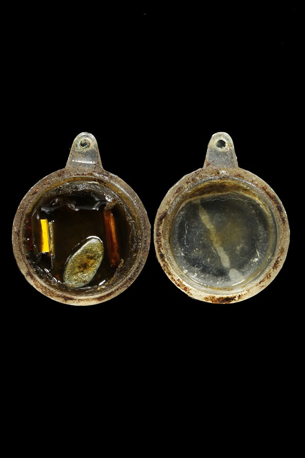 สีผึ้ง เลี่ยมเก่า 