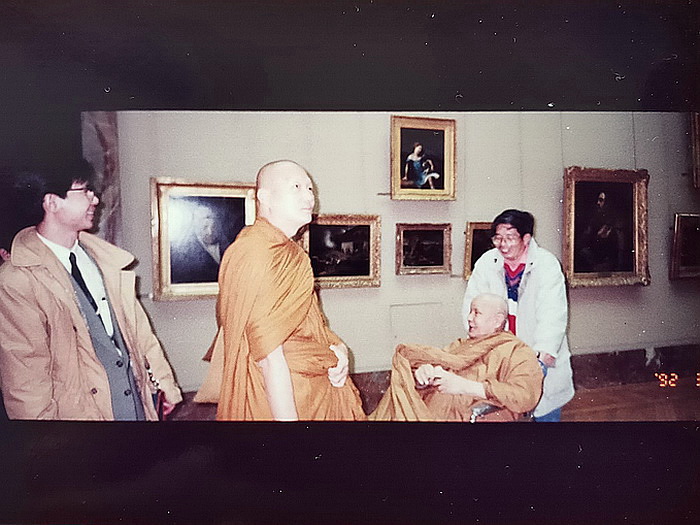 รูปถ่ายหลวงพ่ออุตตมะหลังประคำโทน วัดวังก์วิเวการาม จ.กาญจนบุรี สวยมากค่ะ