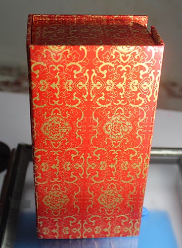 B465 พระบูชาเจ้าแม่กวนอิม เนื้อเรซิน เคลือบทอง ขนาด ฐาน  2.5 นิ้ว x 5.0 นิ้ว พร้อมกล่องเดิมๆ จากวัด 