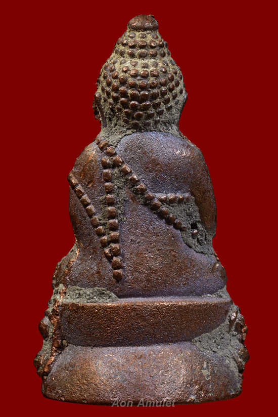 พระกริ่งหล่อโบราญเนื้อนวโลหะ รุ่น มงคลเศรษฐี หลวงพ่อสิน ภัททาจาโร วัดละหารใหญ่ พศ.2559 หมายเลข 567