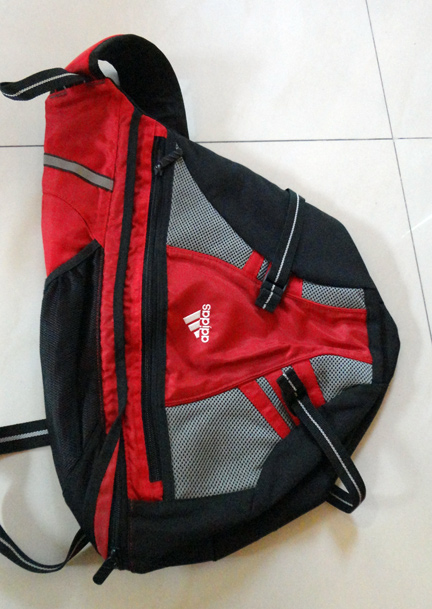 กระเป๋า ADIDAS ของแท้ สะพายหลัง-ข้าง สวยๆเลย