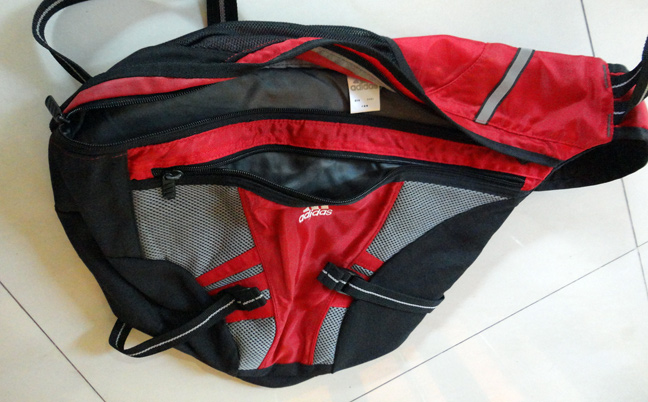 กระเป๋า ADIDAS ของแท้ สะพายหลัง-ข้าง สวยๆเลย