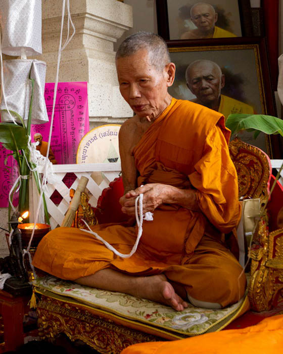 พระบูชา หลวงปู่ทิม อิสริโก หน้าตัก 5 นิ้ว "ครบรอบ 200 ปี วัดละหารไร่" ระยอง ปี 2554